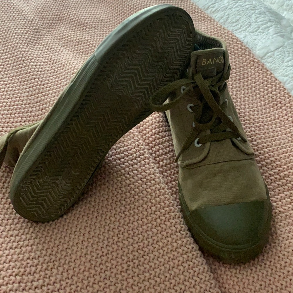 BANGS Shoes, Men 8.5 Women 9.5